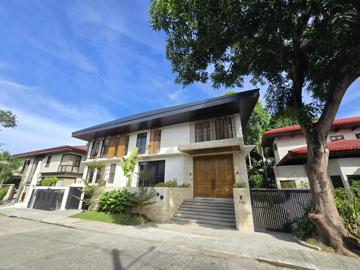 5-bedroom Single Detached House For Sale in Alabang Muntinlupa