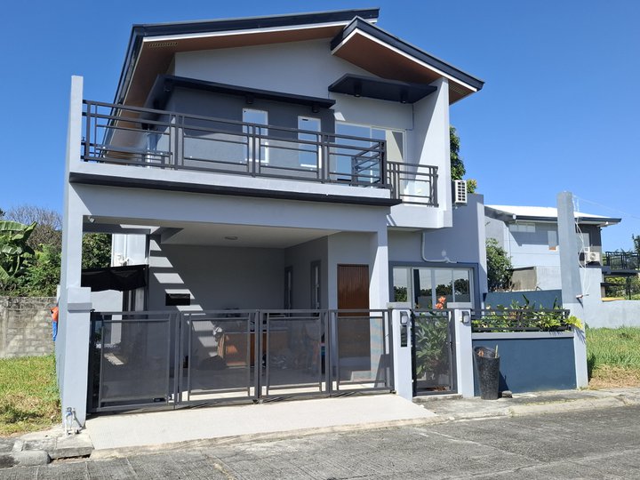 4-bedroom Single Attached House For Sale in Imus Cavite