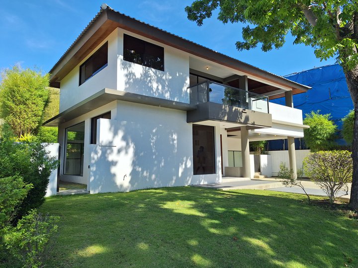 Premium Haven, Brand New 4-bedroom, 4 toilets & baths, and a 6-car garage home in Ayala Southvale