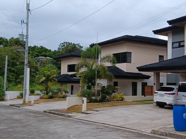 RFO: Corner Unit and Unit 3 house and lot at the SunValley Antipolo City
