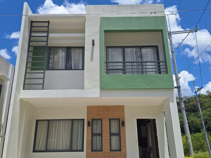 Wake up to scenic mountain views, fresh air, and a serene neighborhood all within proximity