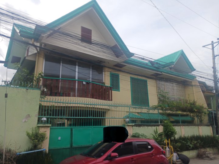 180 sqr mtrs house and lot