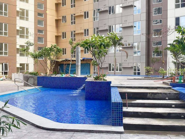 Rent to Own in Mandaluyong 25,000 month 2-BR 50 sqm along Edsa