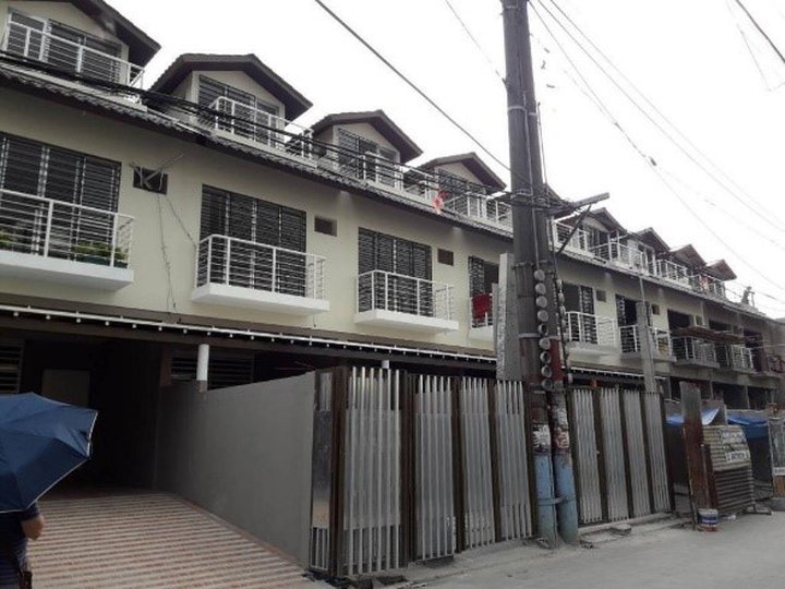 Big Staff house townhouse for rent at Pasay near MOA LRT