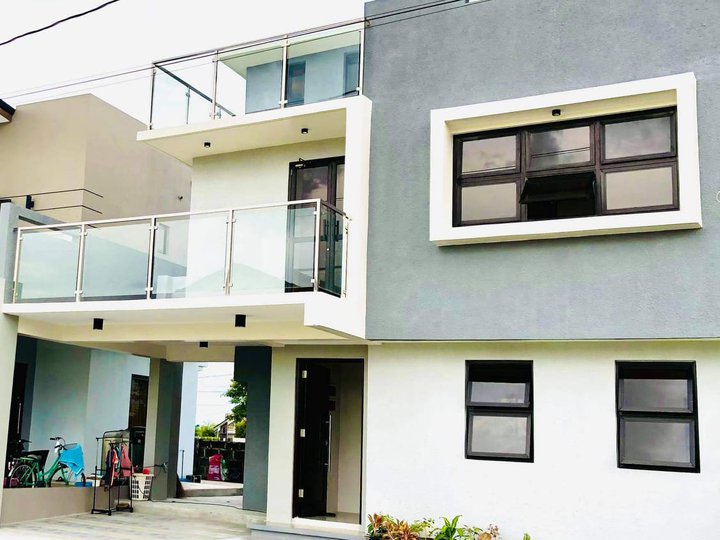 RUSH 3 Storey House and Lot for Sale in Antel Grand Village