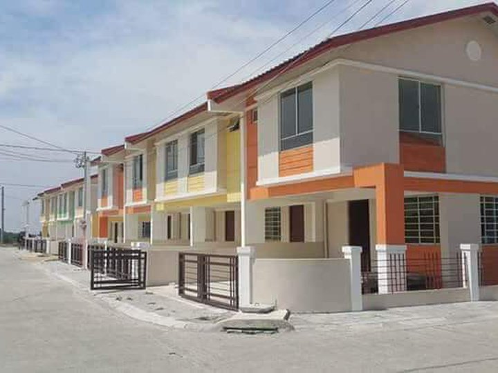 Affordable Complete Finished Townhouse In Cavite|near ALABANG and MOA