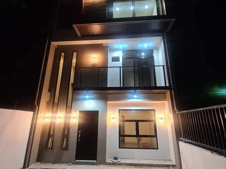 Nice 4BR 3 Storey Townhouse with Roofdeck Tisa Hills Cebu City Phils