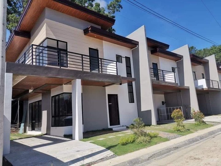 4-bedroom Townhouse For Sale in Cagayan de Oro Misamis Oriental
