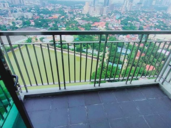 4BR Penthouse Condo with Balcony in New Manila Quezon City