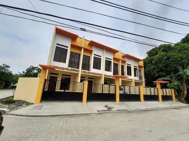 CORNER LOT BRANDNEW TOWNHOUSE FOR SALE IN VERGON PULANG LUPA DOS LAS P