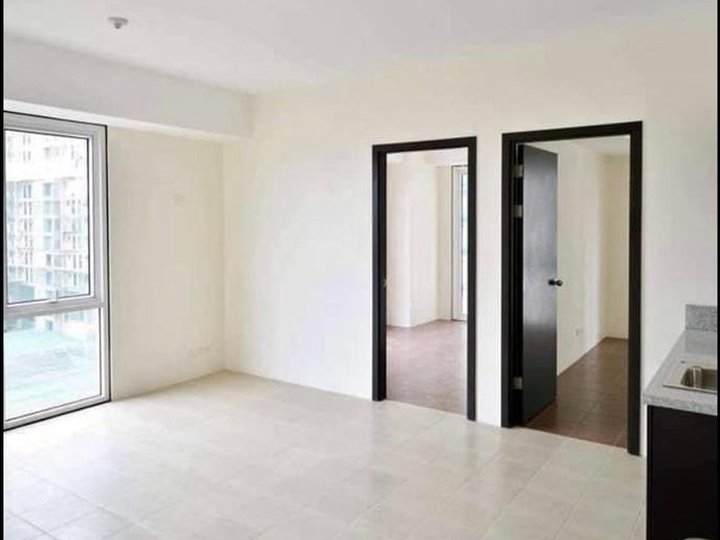 Php 25000 month 2-BR 57.6 sqm with balcony Condo in Ortigas Pasig