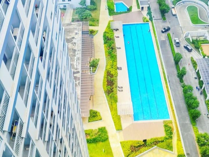 1 Bedroom Unit with Balcony in Grass Residences Quezon City