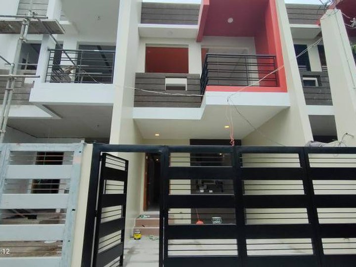 3BR Modern Townhouse For Sale in Bf Homes Parañaque