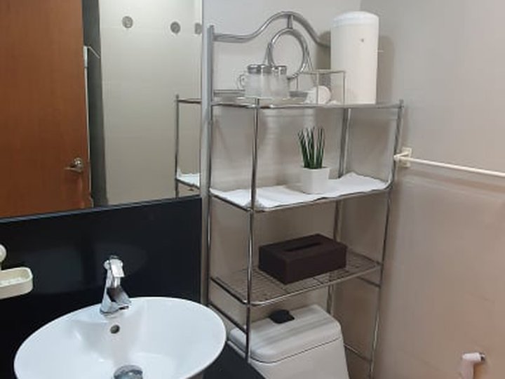 1 Bedroom with Parking for Rent or Sale in Greenbelt Madison Makati