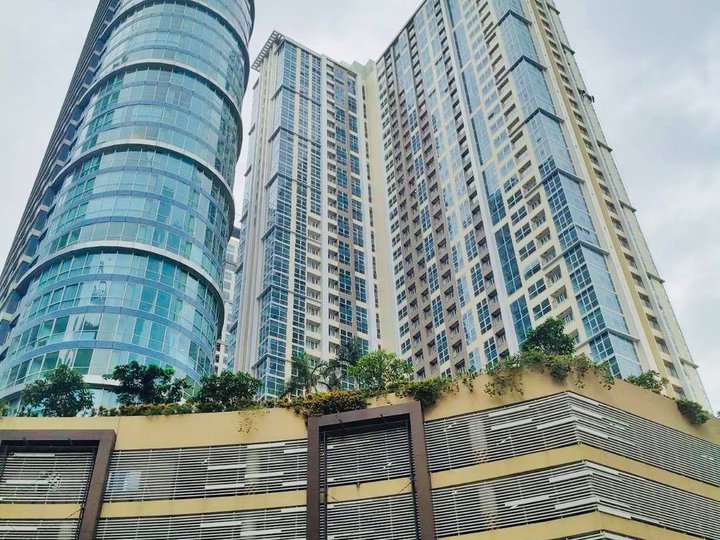 4 BR PARK WEST BGC Taguig Condominium for SALE