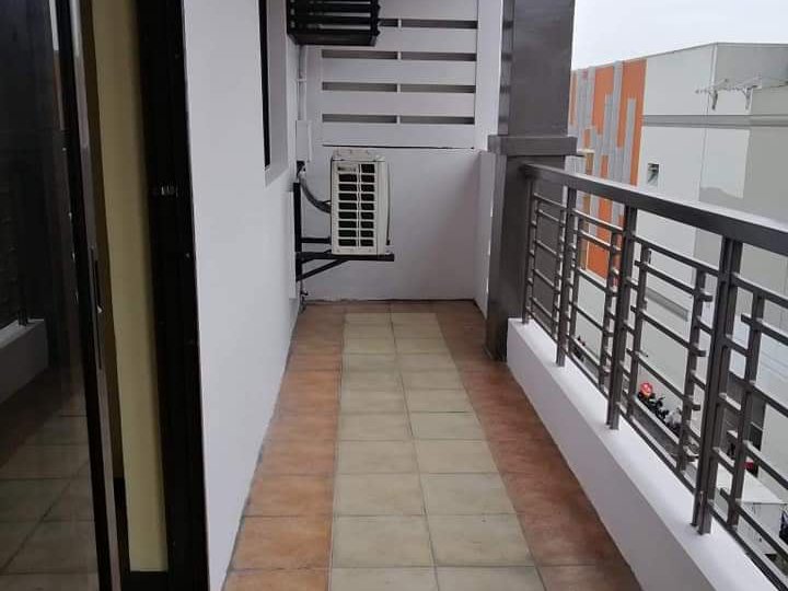 2 Bedroom Unit with Balcony for Sale in The Redwoods Fairview QC