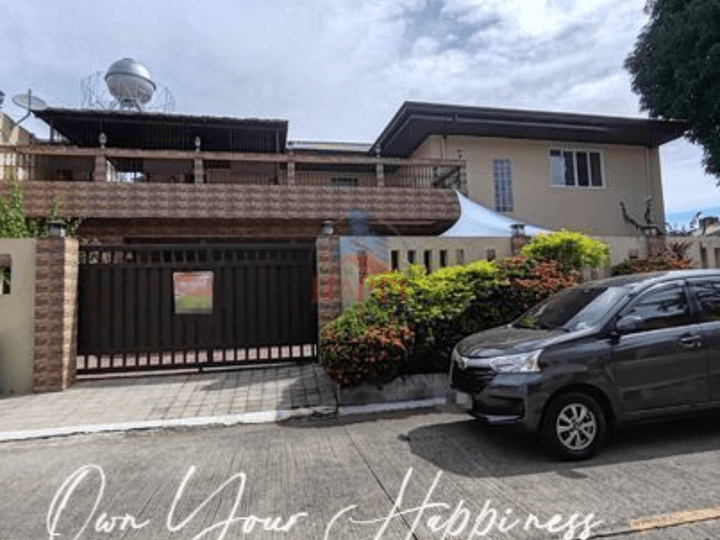 Furnished 6-bedroom Single Detached with Swimming For Sale BF Homes