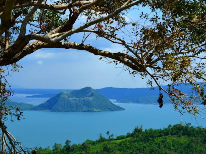 OVERLOOKING TAAL ...LOT FOR SALE