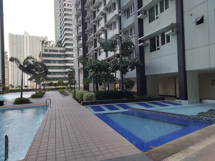 Studio Unit with Balcony for Rent in Avida Towers Centera Mandaluyong
