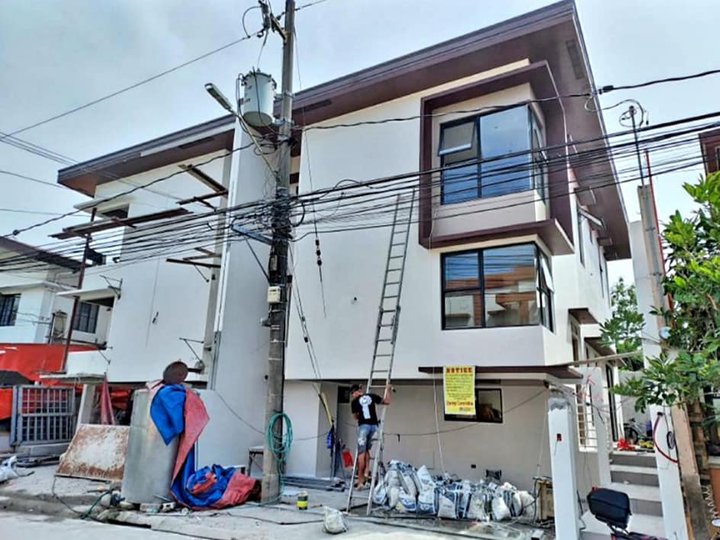 Duplex House and Lot for Sale in Paranaque City