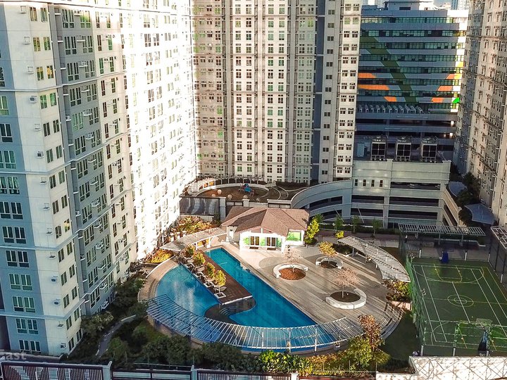 Rent-to-Own Condominium in Makati connected to MRT Magallanes 2-BR