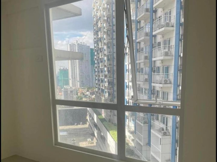 For Sale in Mandaluyong 25K Monthly 2 Bedrooms 50 sq.m near BGC