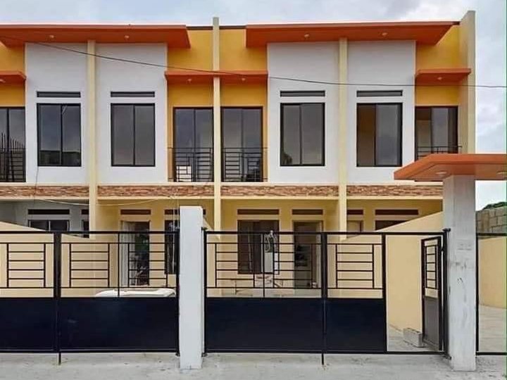 BRAND NEW ZEN TYPE IN SUCAT PARANAQUE FOURTH ESTATE NEAR SM BF [House