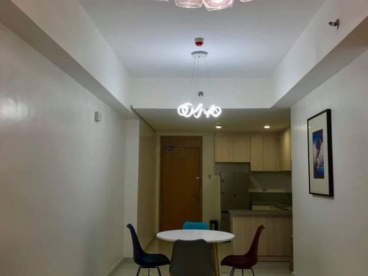 1 Bedroom Unit with Utility Room for Rent in Signa Residences Makati