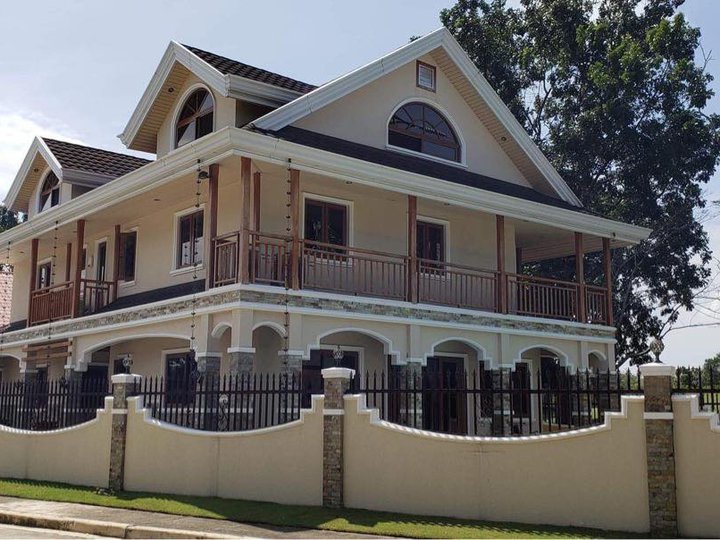 Golf Fairway House For Sale in Pueblo Golf Estates Cagayan de Oro