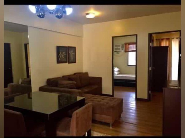 2 BEDROOM UNIT FURNISHED WITH PARKING IN PARAÑAQUE