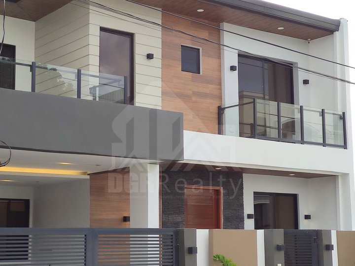 4-bedroom Single Detached House For Sale in Angeles Pampanga