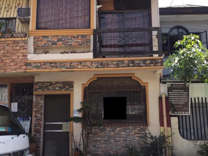 RUSH SALE TOWNHOUSE IN SOLDIERS 4 MOLINO NEAR LAS PINAS