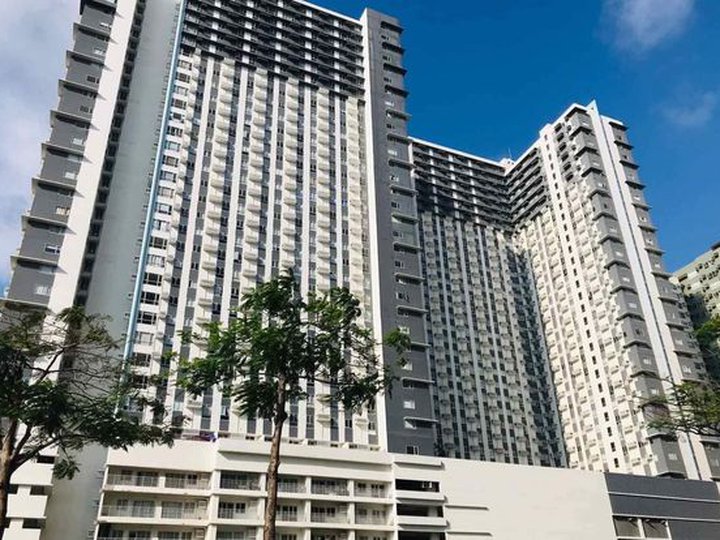 2 Bedroom Unit with Utility Room for Rent in Avida Towers 34th Taguig