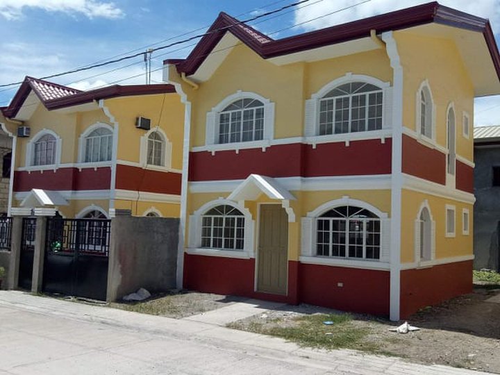 Near Manila. (2 to 3 Cargare) 3 Bedroom House for Sale in Imus Cavite