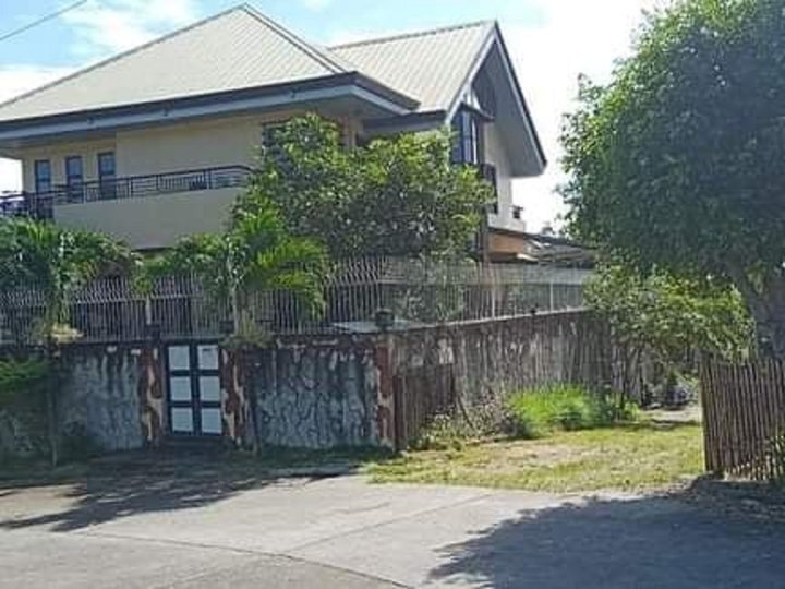 4-bedroom House For Sale By Owner in San Pedro Laguna