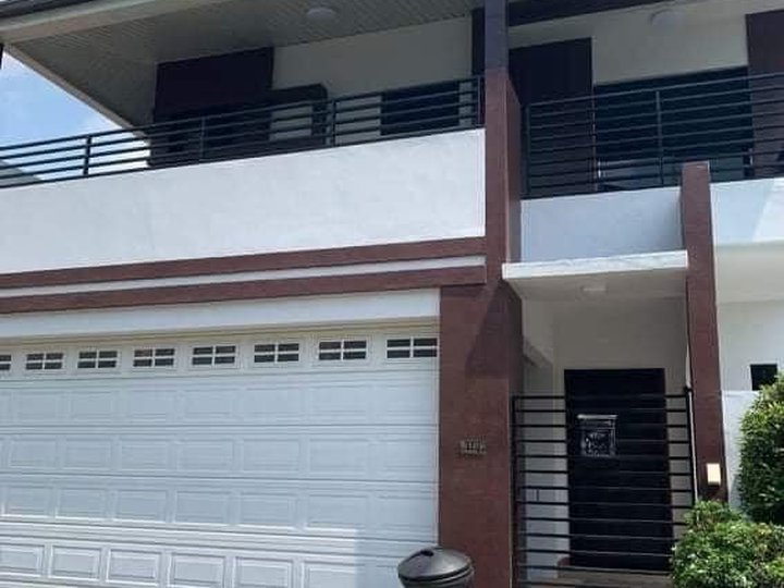 Two Storey House with Pool For Sale near Clark