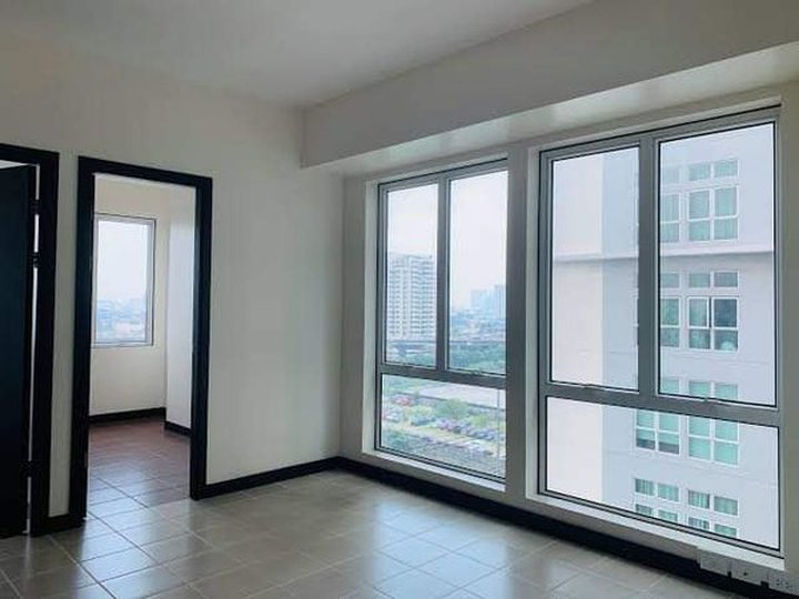 For Sale 2 Bedrooms Condo in Makati 30k/ Month Fast Move in