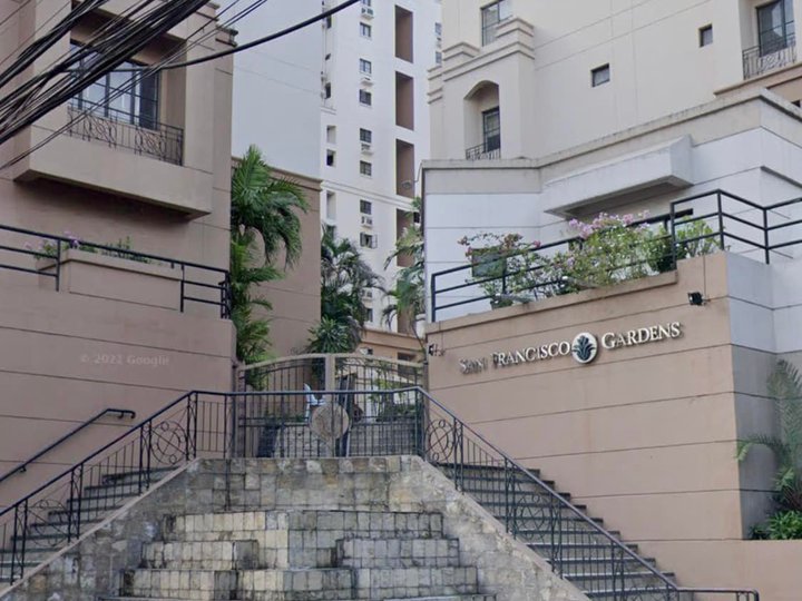 3 BR Loft with Parking in San Francisco Gardens Mandaluyong City