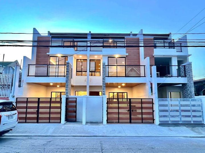 5 Bedrooms House and Lot In Las Pinas City