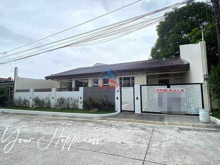 5-bedroom Single w/ swimming Pool Bungalow House For Sale in BF Homes