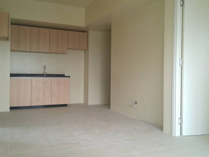 Rent to Own Condo For Sale in Vertis North Near Solaire