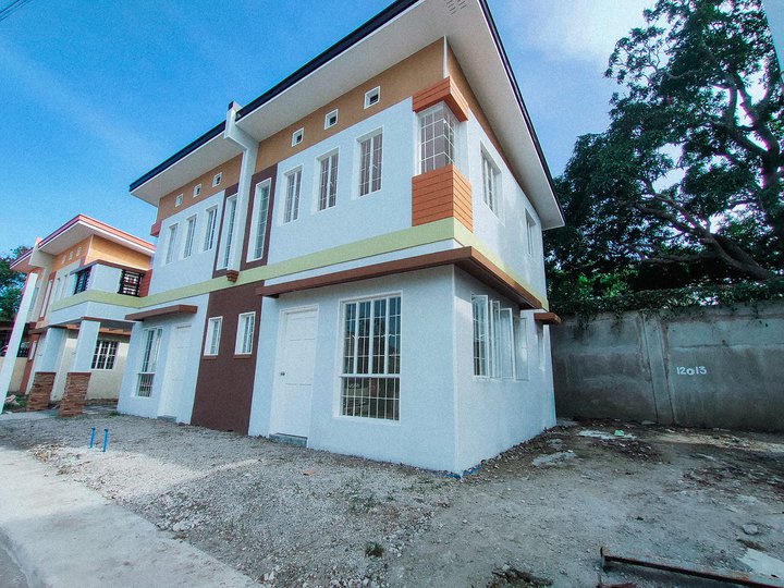 HOUSE AND LOT PRESELLING 30MONTHS TO PAY ANG DOWNPAYMENT MO!