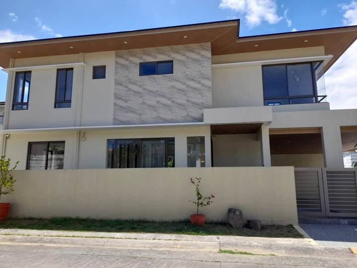 Brandnew Corner Lot House For Rent in BF Homes Paranaque