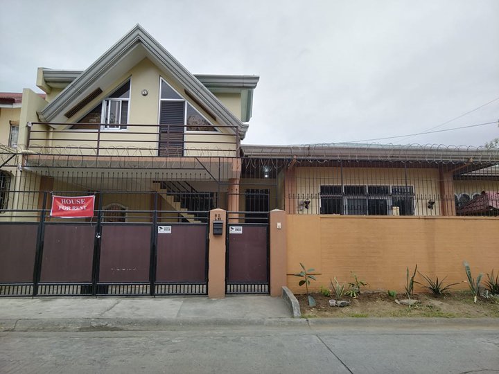 Corner Lot Bungalow For Sale in BF Homes Las Pinas