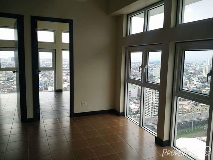 High End Condo in Makati City 30K month for 2-Bedrooms (Pet Friendly)