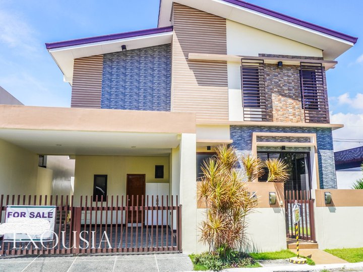 5-bedroom Single Detached House For Sale in Las Piñas Metro Manila