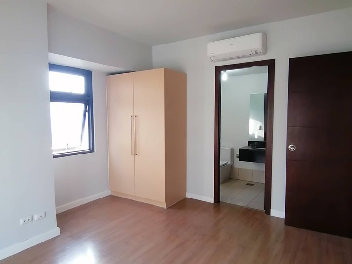 2 Bedrooom Residential Condo for Rent in  Makati