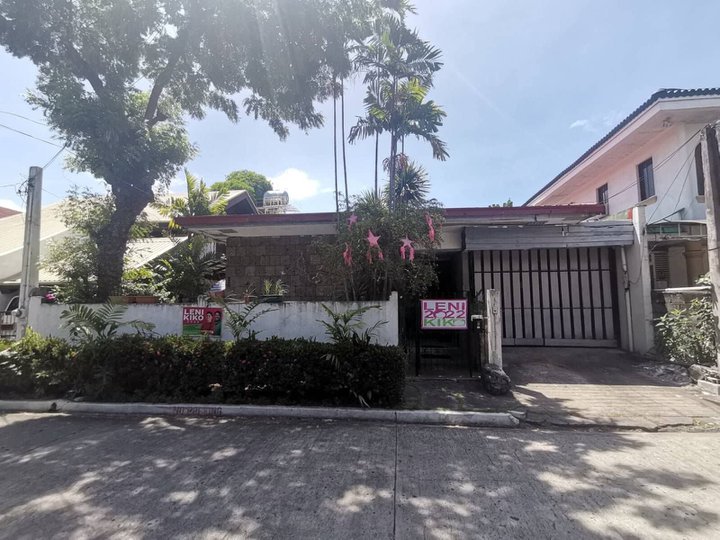 Bungalow For Sale in Tahanan Village Paranaque City