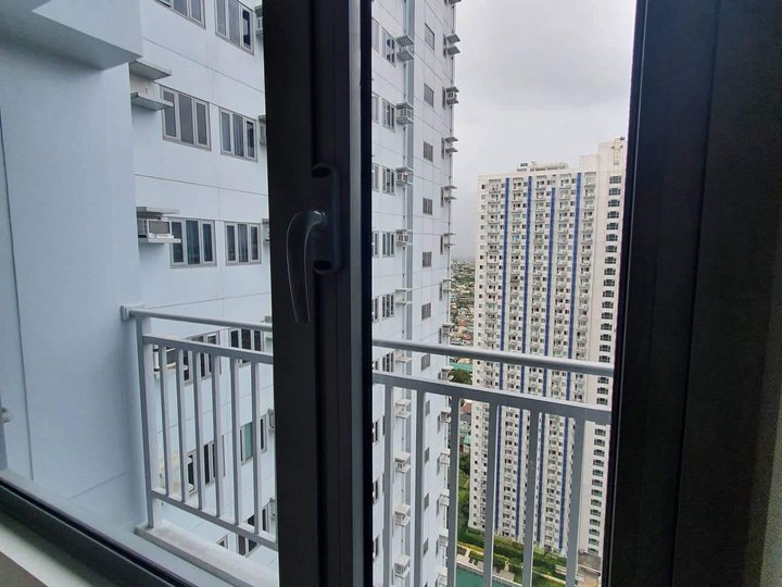 For Sale 1BREnd Unit w/Balcony  Fern Residences in QC Metro Manila