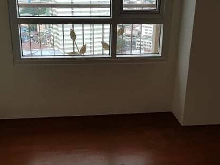 3 Bedroom Unit with Parking in Orchard Residences Tondo Manila